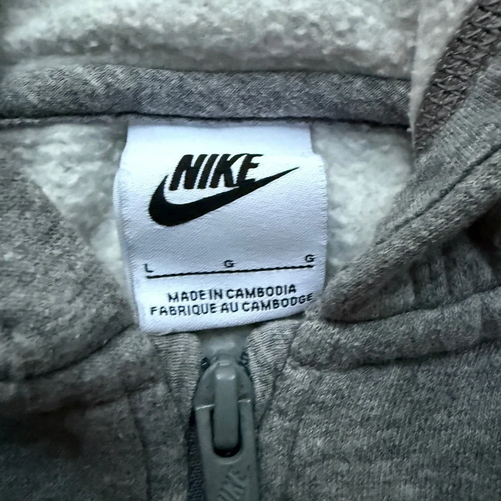 Nike Kids Gray full zip Hoodie size large gray, smalll stain in pic